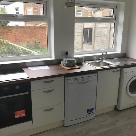 2 Bedroom Garden Apartment Cheltenham Dış mekan fotoğraf